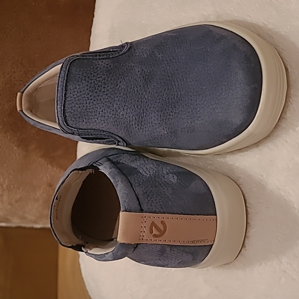 Ecco women slip on